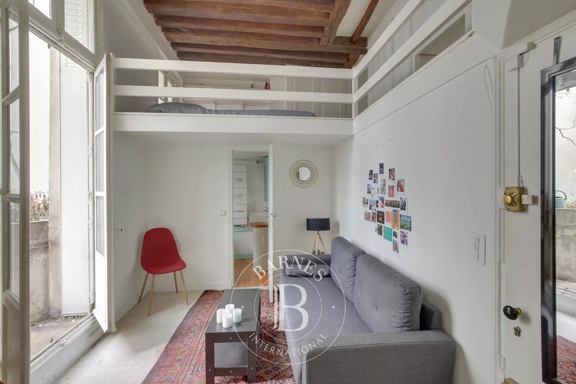 Sole agent - Paris 6 - Mabillon - fixer upper duplex apartment - quiet