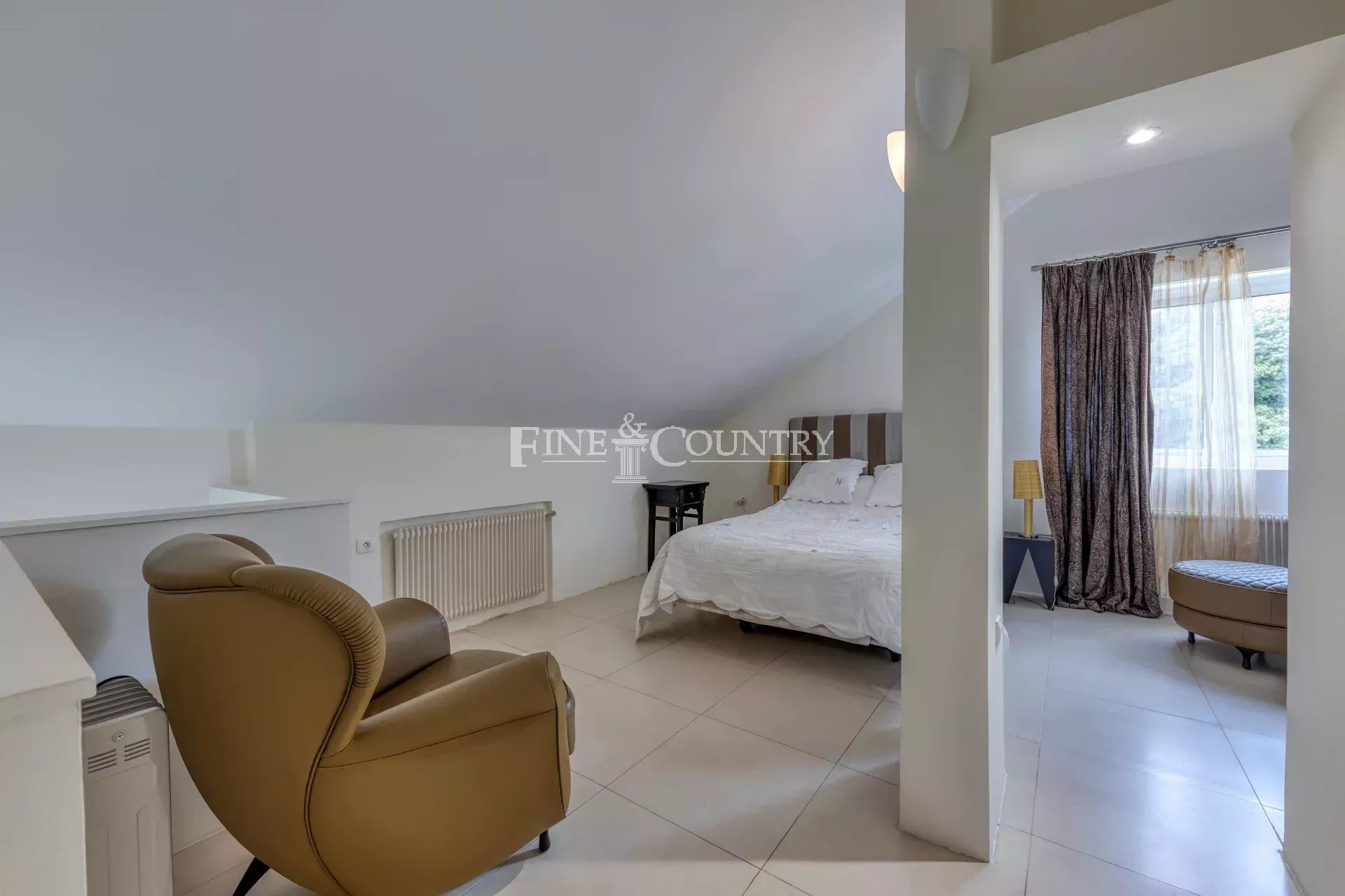 Photo of for sale property in Valbonne with tennis and hélipad