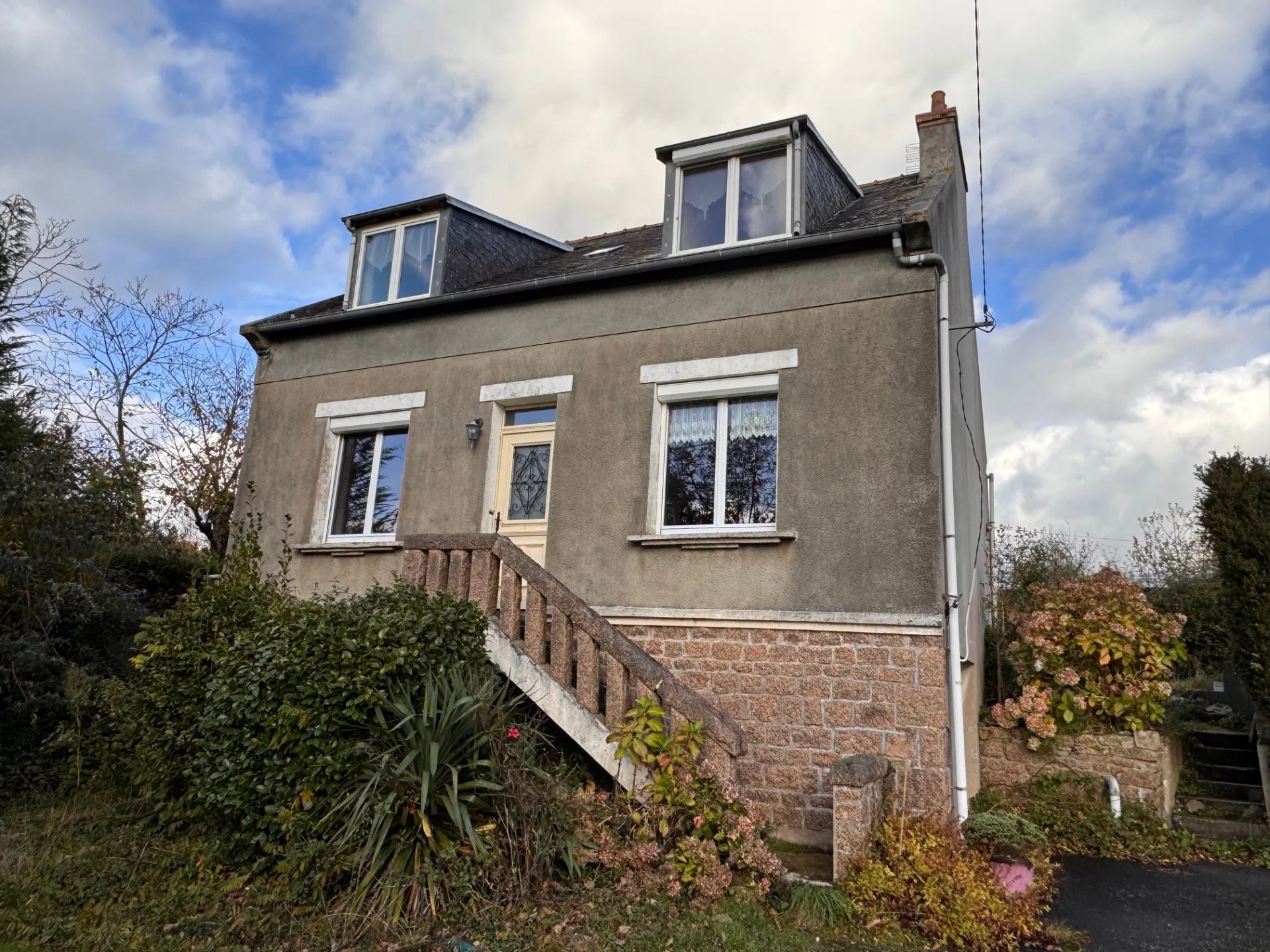 Proche le Faou maison en pierre à rénover