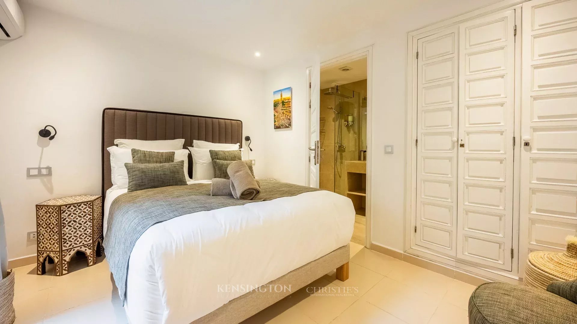 6 Bedroom Villa/Townhouse's Image 41