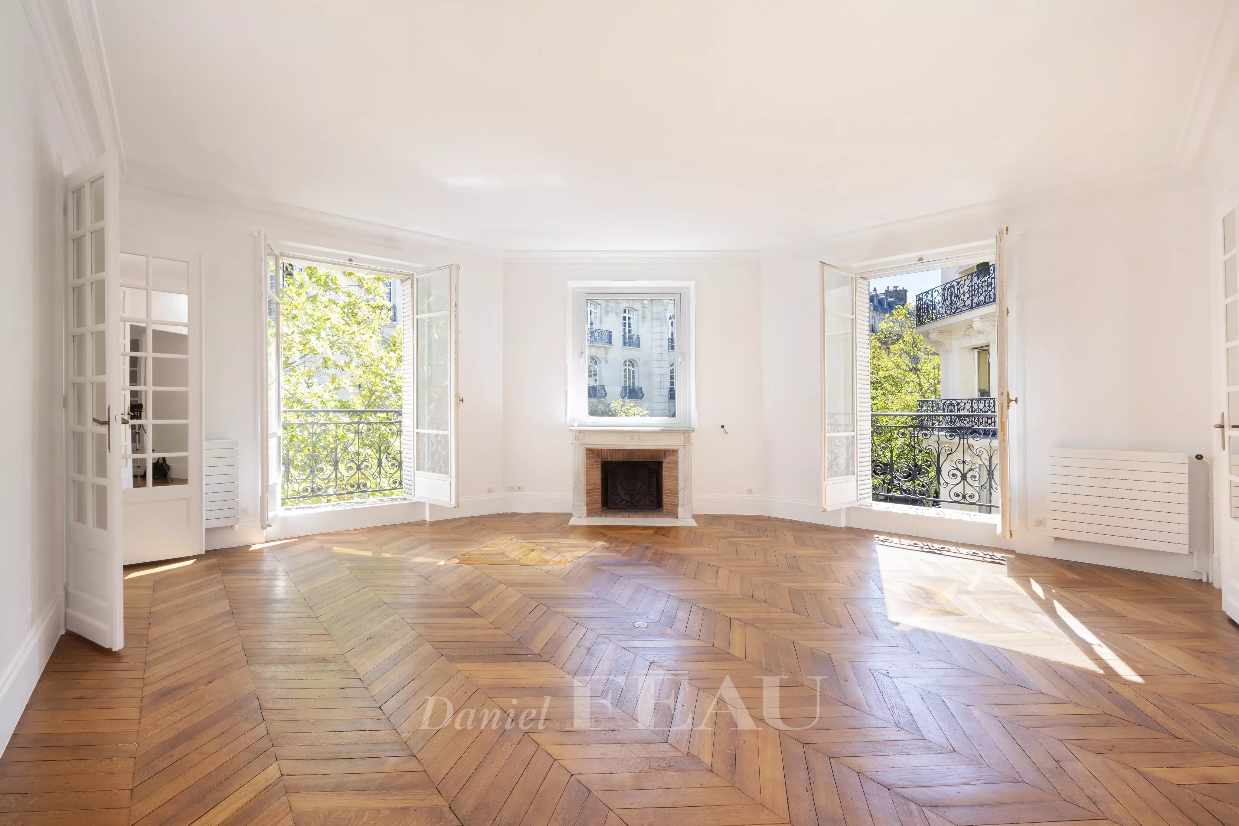 Sale Apartment Paris 16th