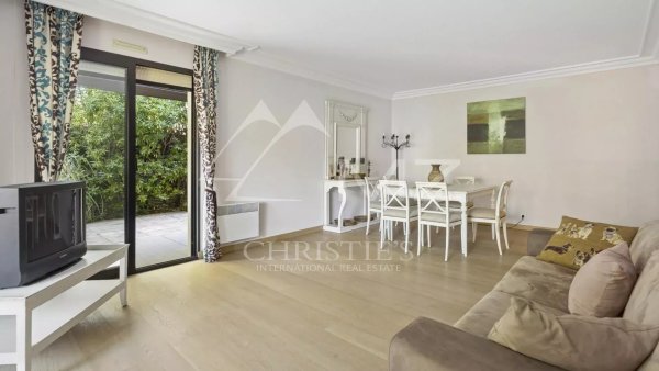 Quartier Montrose, 3-room apartment with garden of 148m2 — photo 3