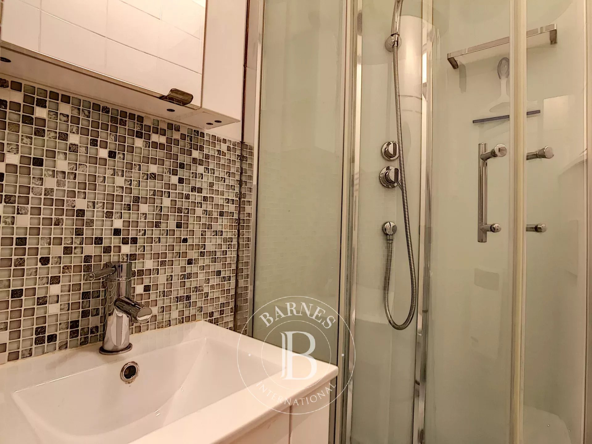 Daire Paris 18ème - picture 4