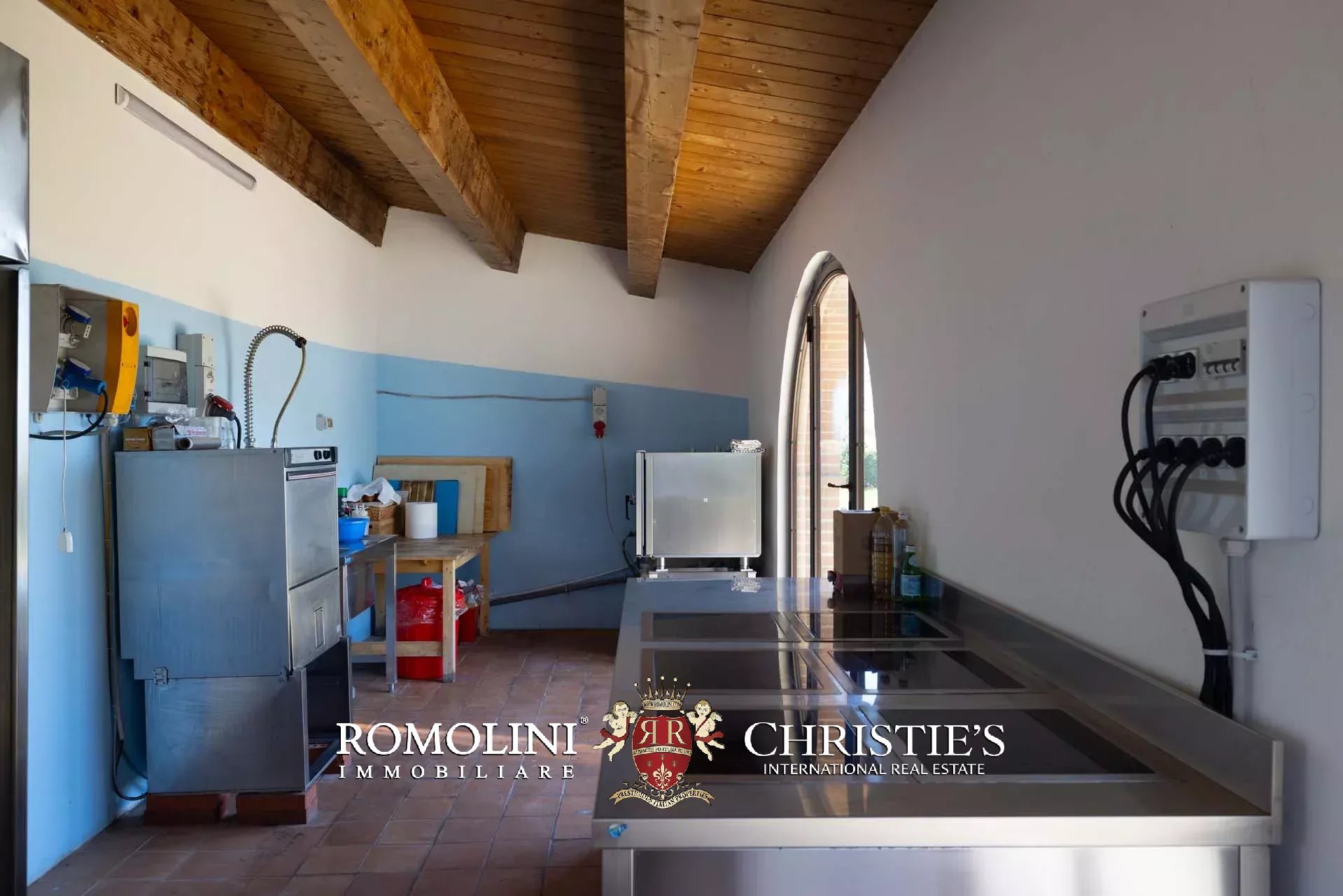LUXUSANLAGE MIT 19 WOHNUNGEN IN DER TOSKANA, VAL D'ORCIA
