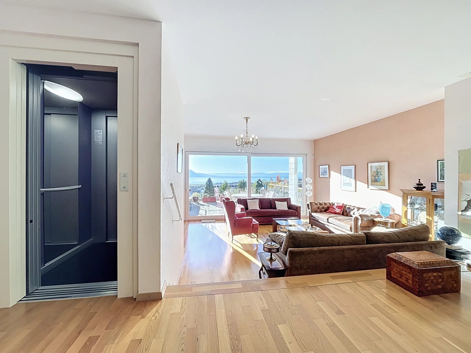 Villa familiale avec ascenseur et vue panoramique