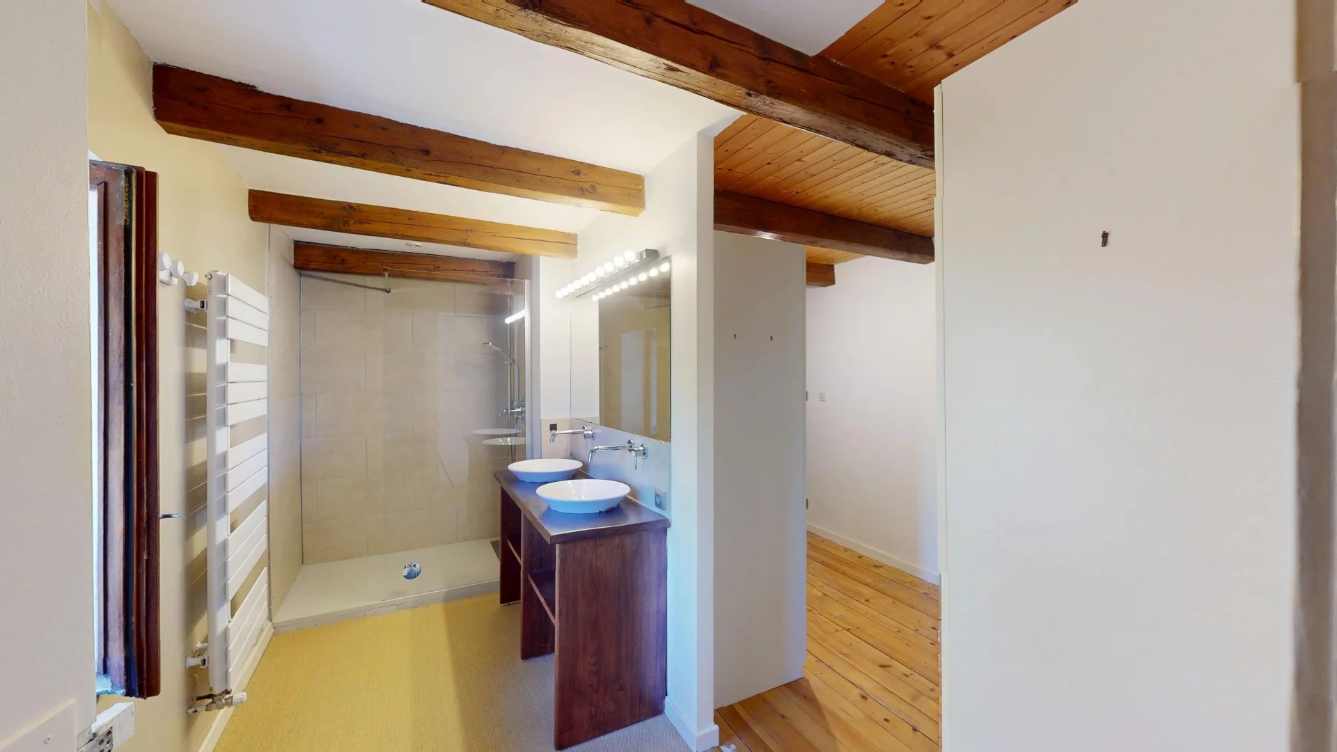 Ferme rénovée idéalement placée - Cœur de Village, Feigères