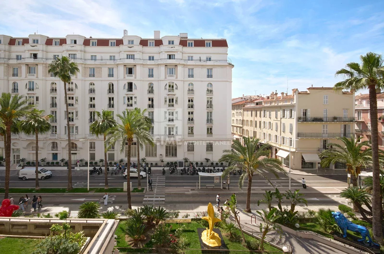 The Gray d'Albion - Spacious one bedroom apartment for sale