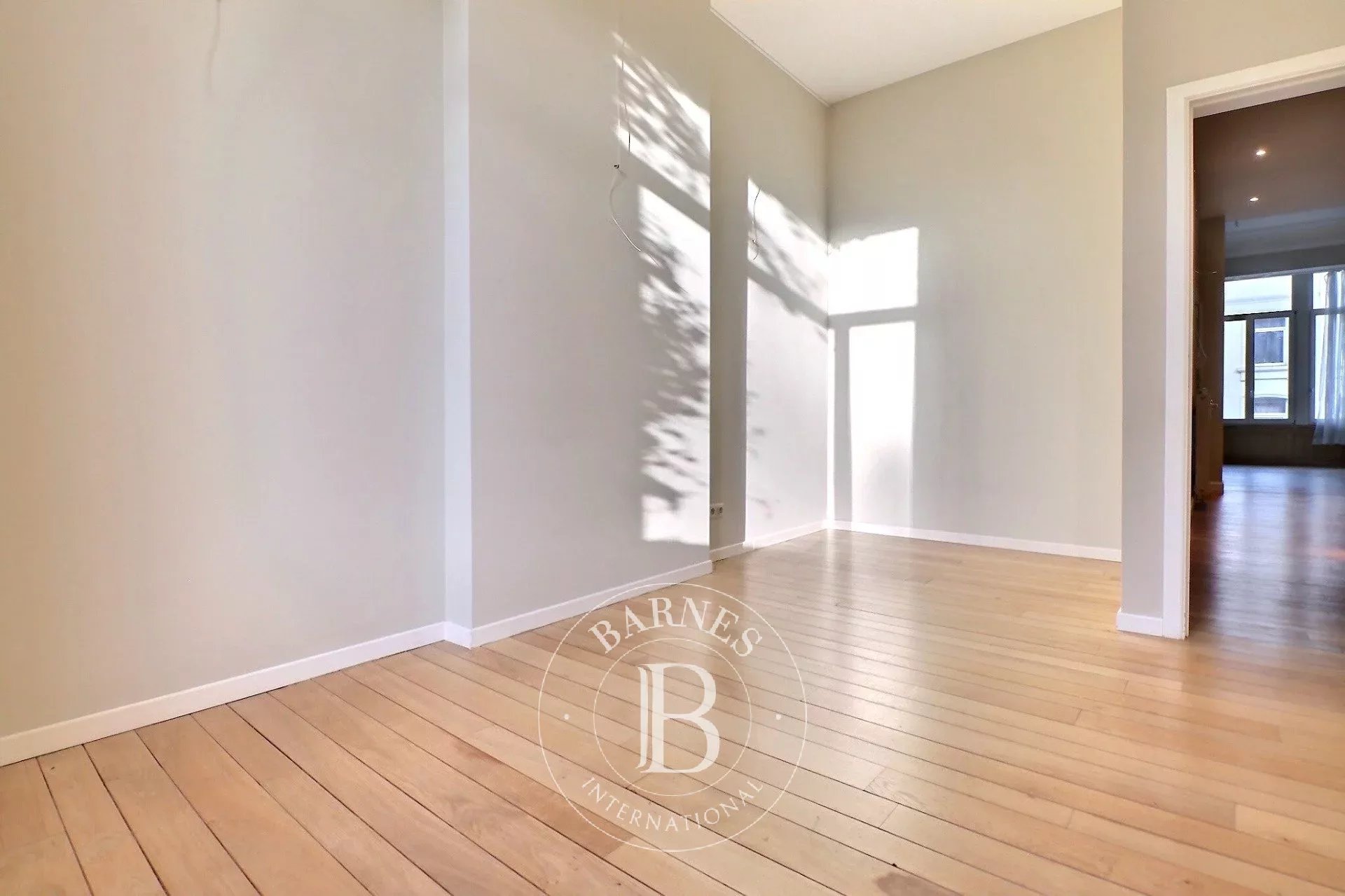 Daire Saint-Gilles - picture 11