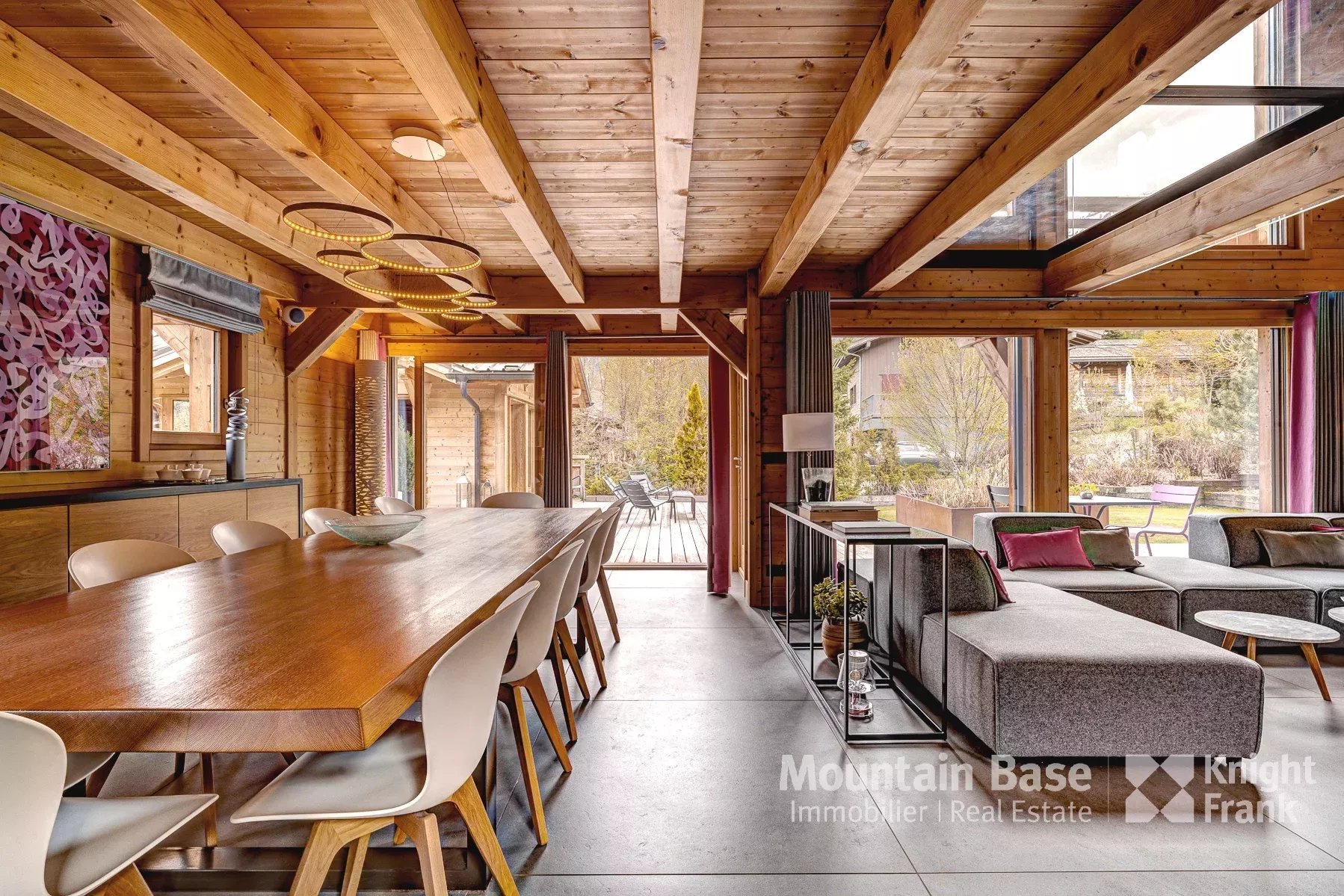 Photo of Beautifully finished 5 bedroom chalet with independent apartment in Les Houches