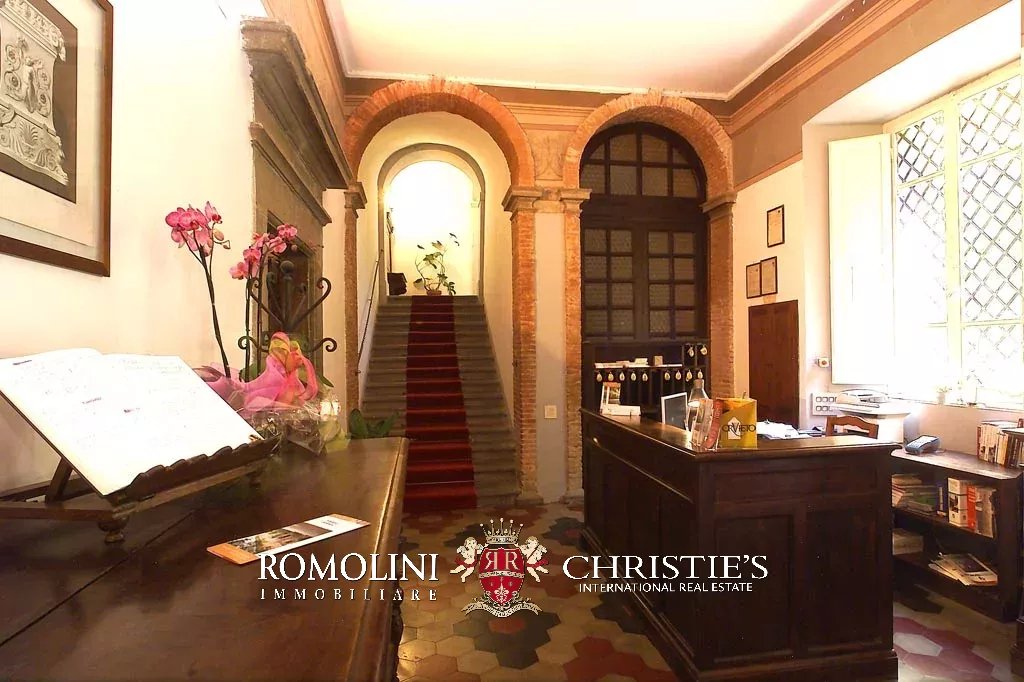 12 Bedroom Villa/Townhouse's Image 6