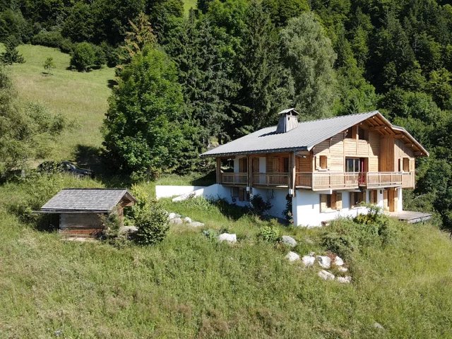 EXCLUSIVITE : Chalet 6 chambres avec vue exceptionnelle sur les hauteurs de Saint Nicolas la Chapelle (73590)