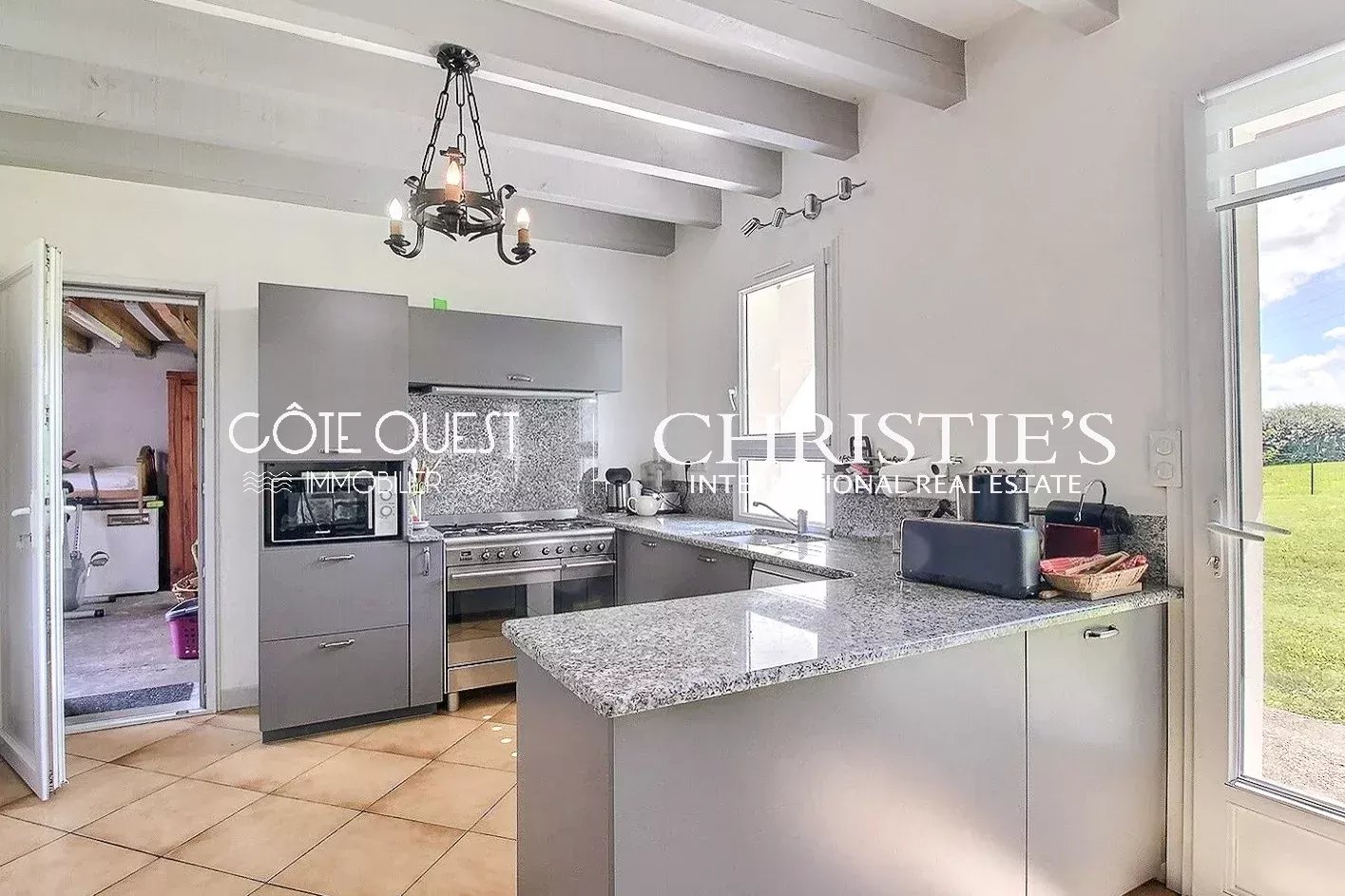 5 Bedroom Villa/Townhouse's Image 6