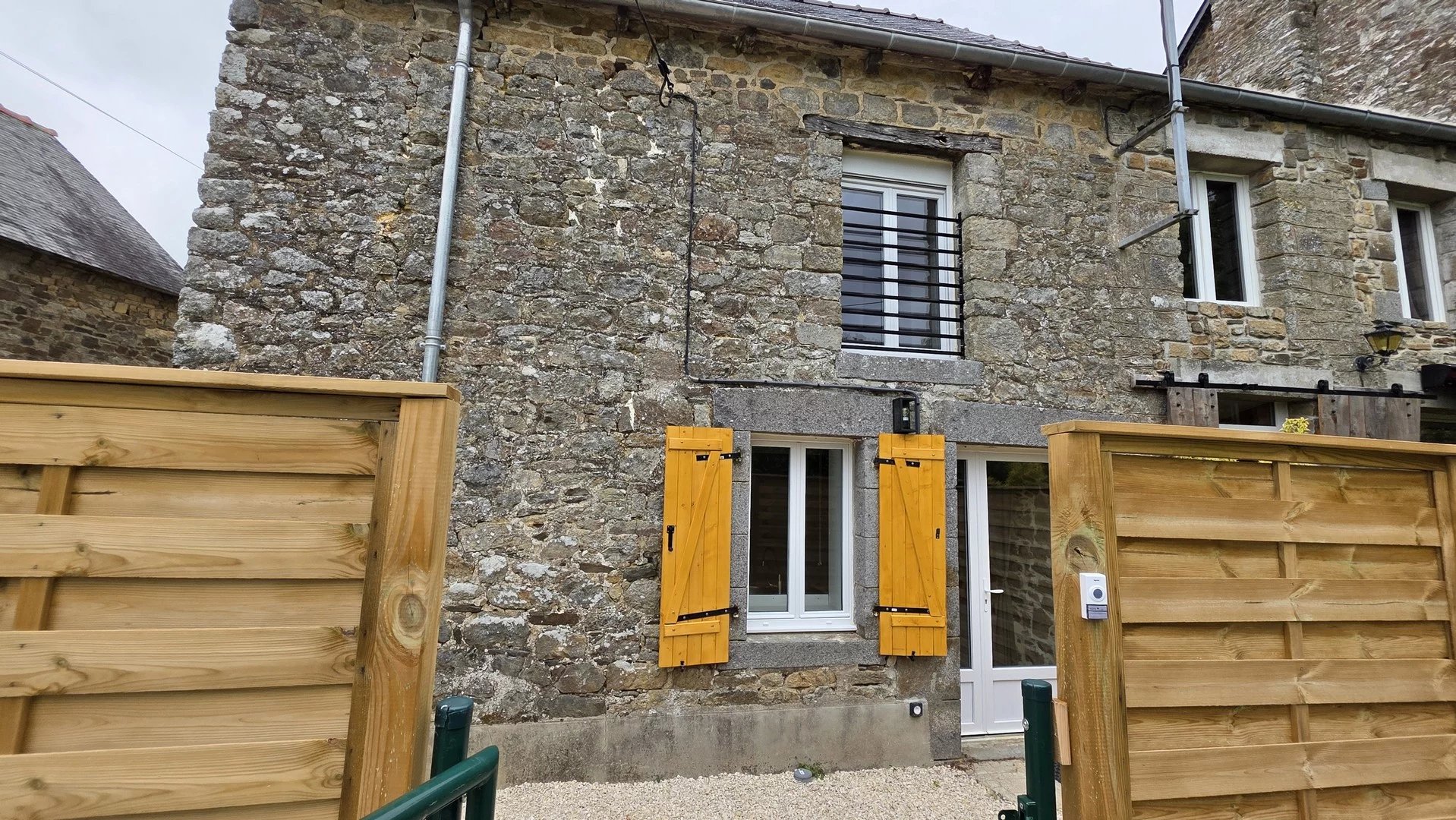 MAISON T3 MEUBLEE – LES CHAMPS GERAUX- EN EXCLUSIVITE