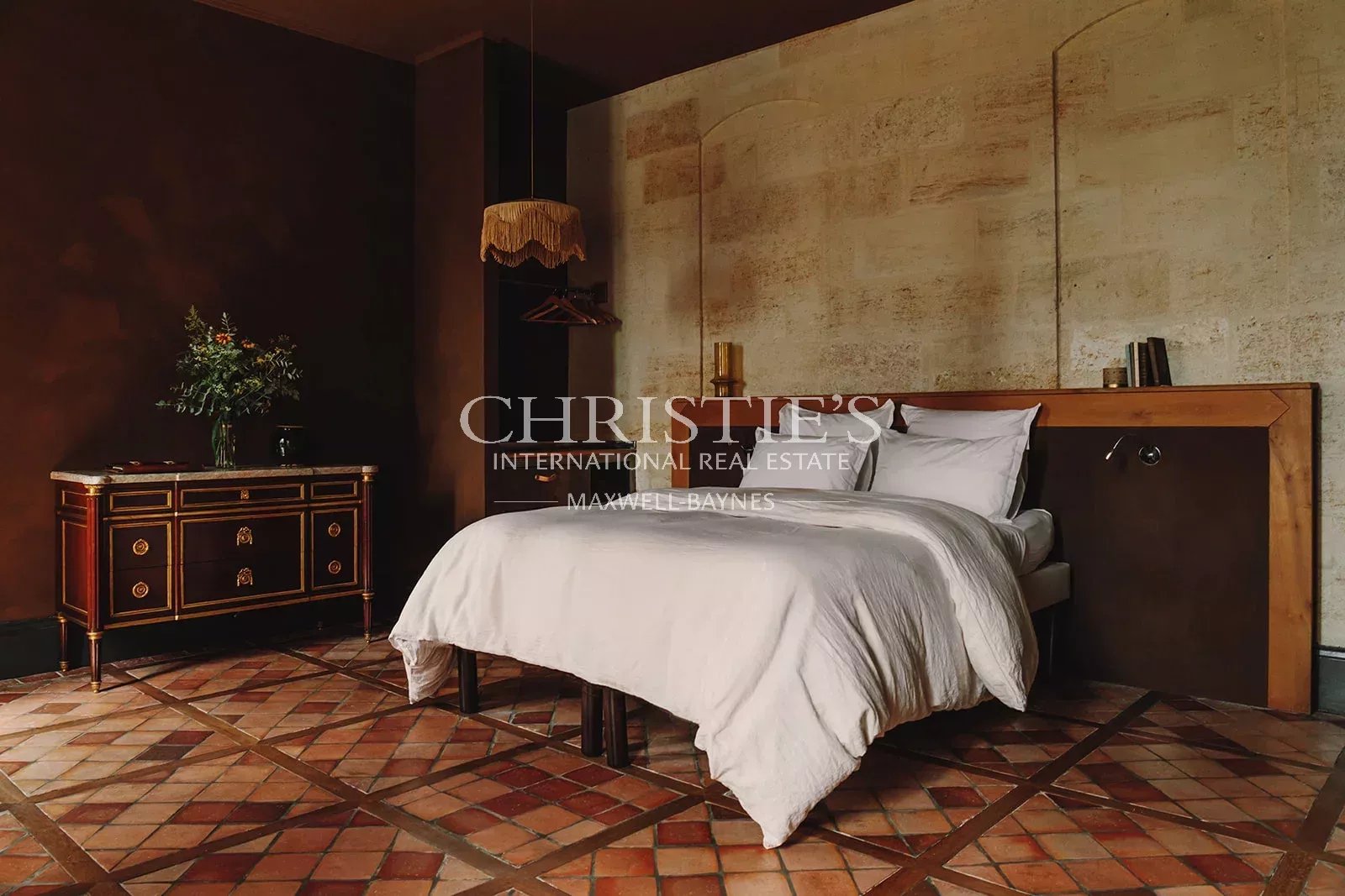 10 Bedroom Chateau's Image 7