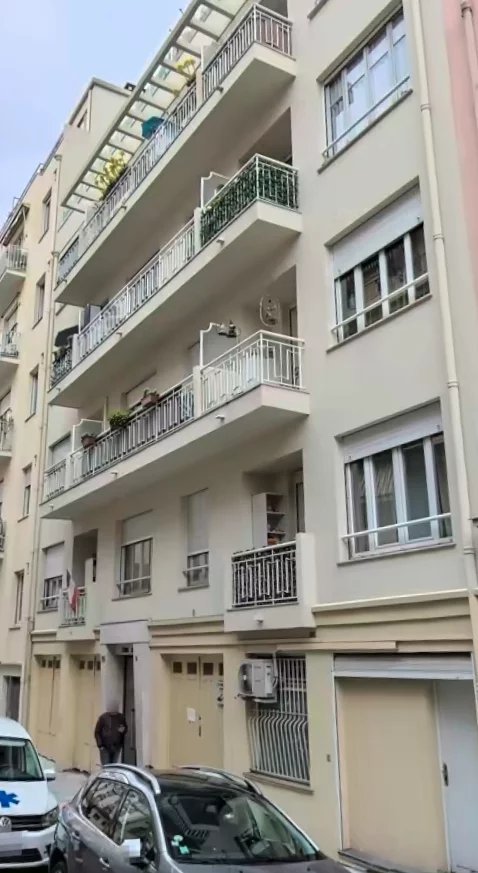 F1 BALCON VENDU LOUE - NICE ST BARTHELEMY