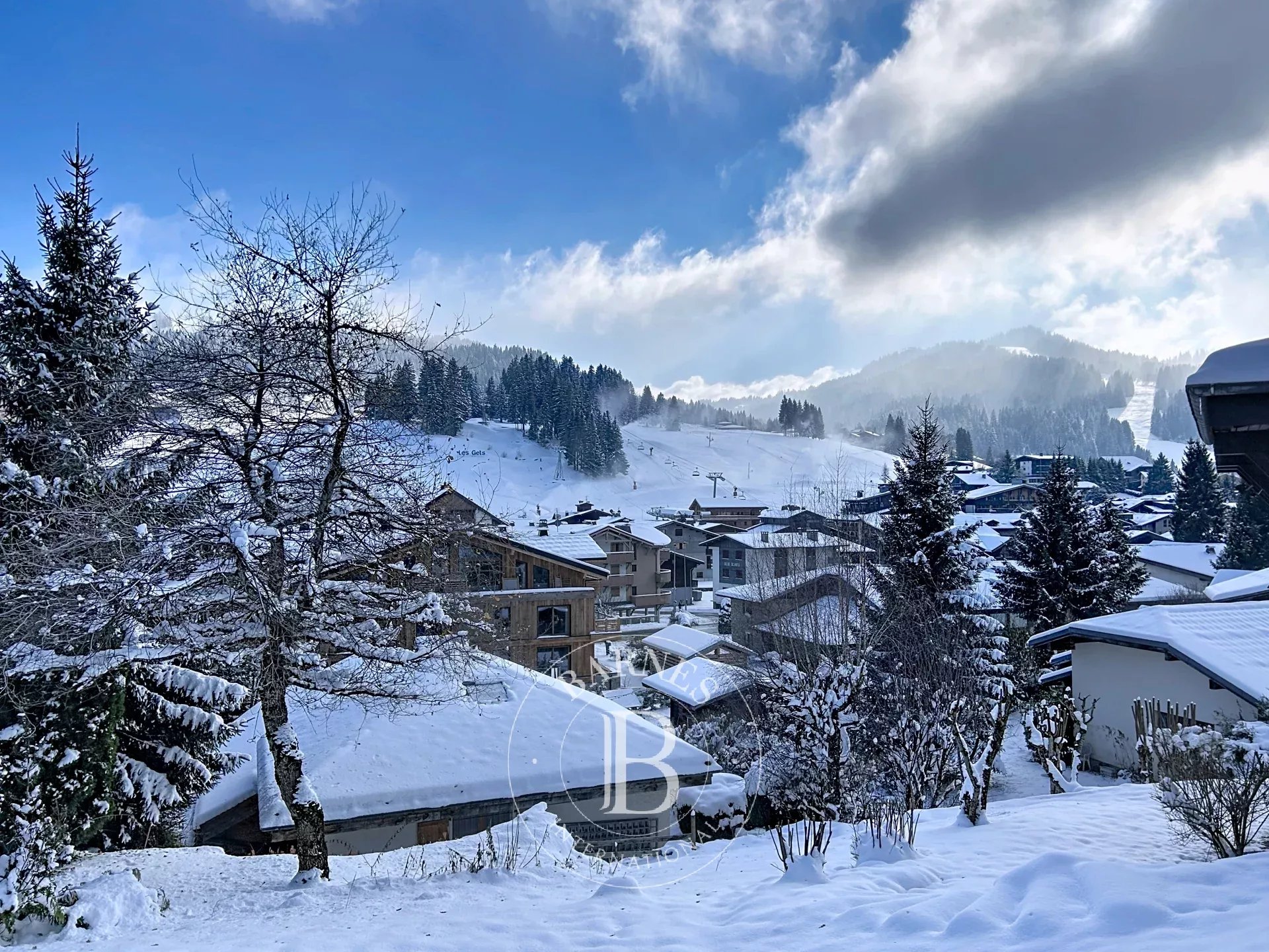 Photo of Les Gets - Unique chalet of 167 sqm with panoramic views in the village center – 4 bedrooms