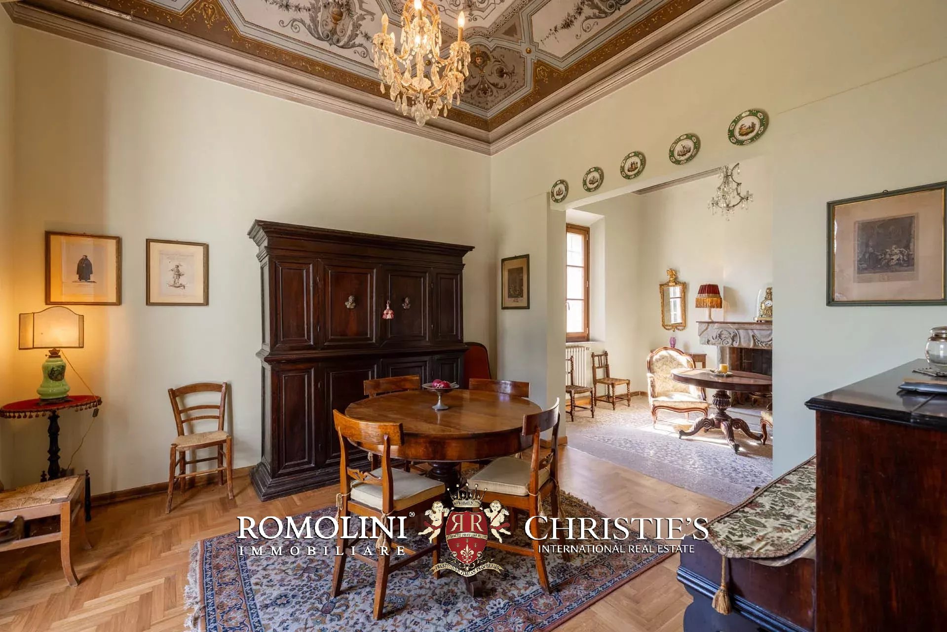 6 Bedroom Villa/Townhouse's Image 15