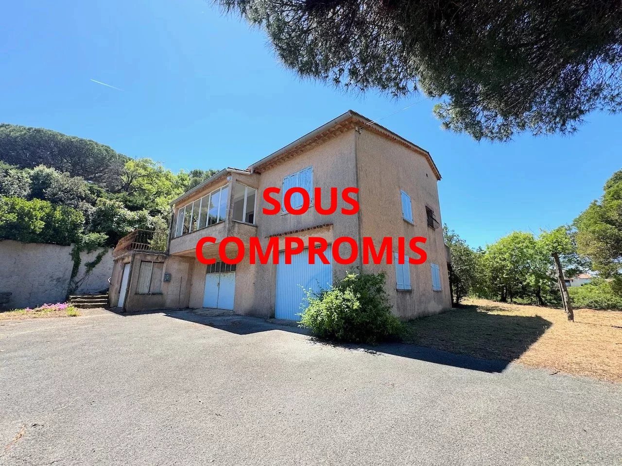 Ste.Maxime - TO BE RENOVATED - Villa on 1340m2 of land