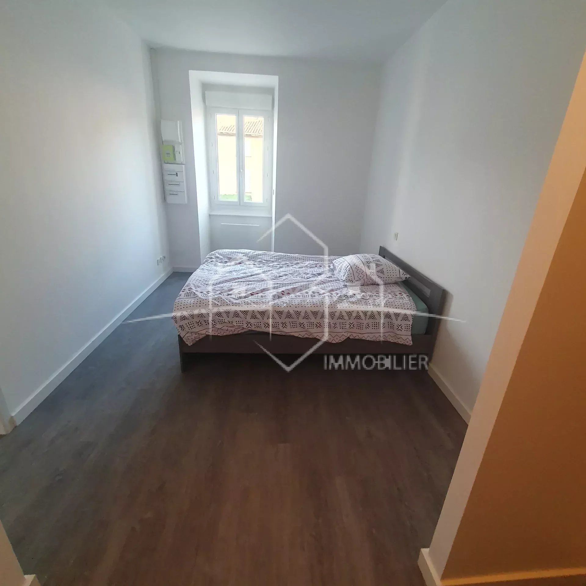 BEAUREPAIRE T2 meublé 2ème étage