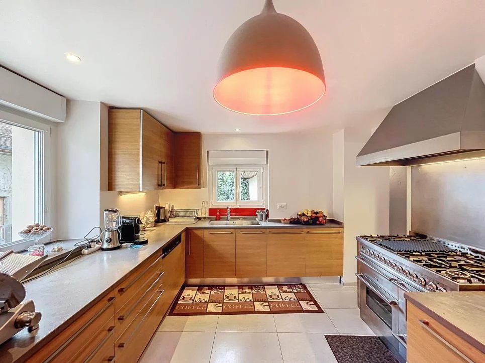 Magnifique maison avec grand jardin ! Parfait pour une famille !