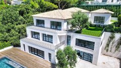 VILLA FOR SALE - CANNES CALIFORNIE WITH SEA VIEW — photo 1 of 4
