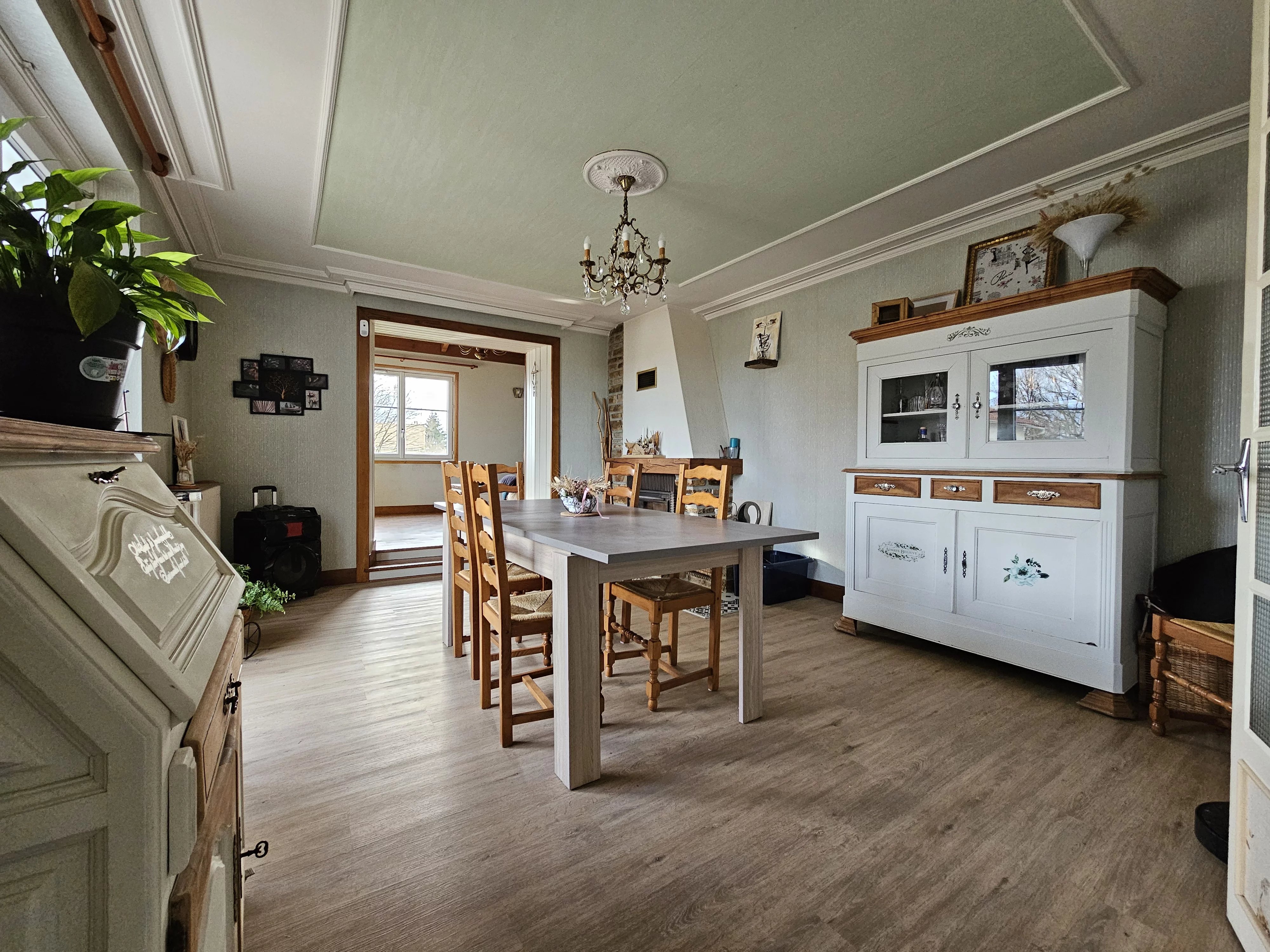 House in Terres-de-Haute-Charente - Image 2