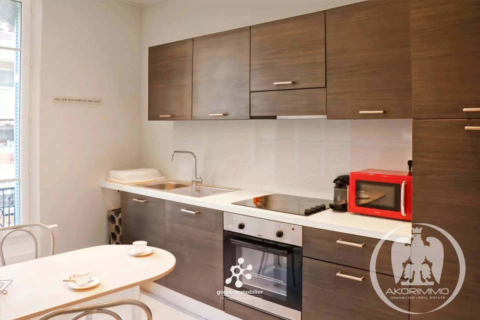 RARE À LA VENTE – SUPERBE 3/4 PIÈCES DANS IMMEUBLE HAUSSMANNIEN