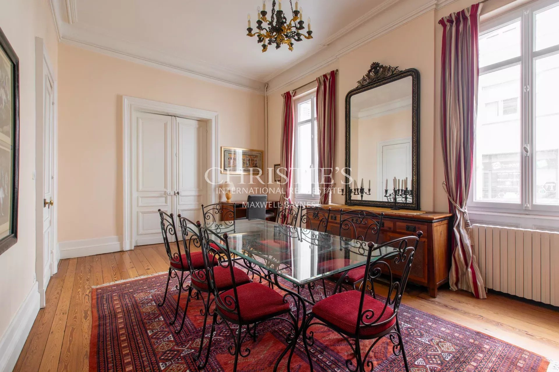 7 Bedroom Villa/Townhouse's Image 8