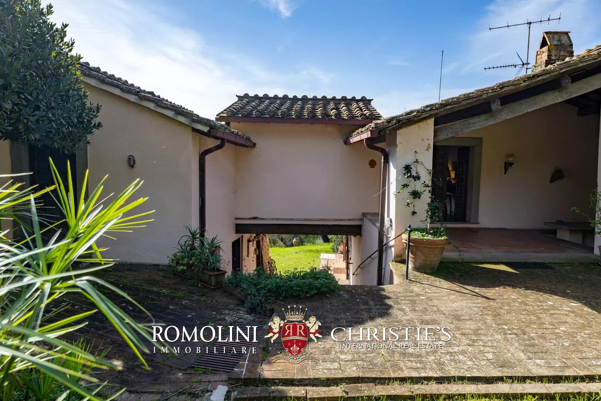 4 Bedroom Villa/Townhouse's Image 46