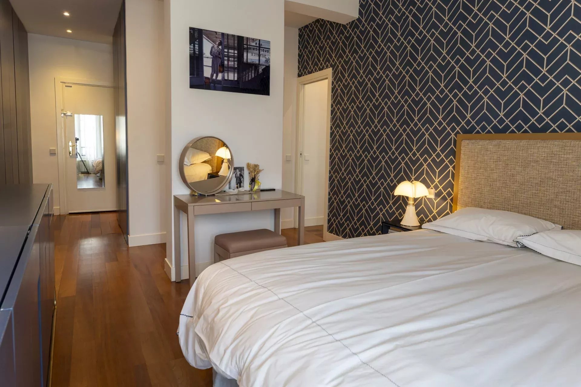 Exclusive Penthouse with Private Terrace in the Heart of Salamanca - picture 27