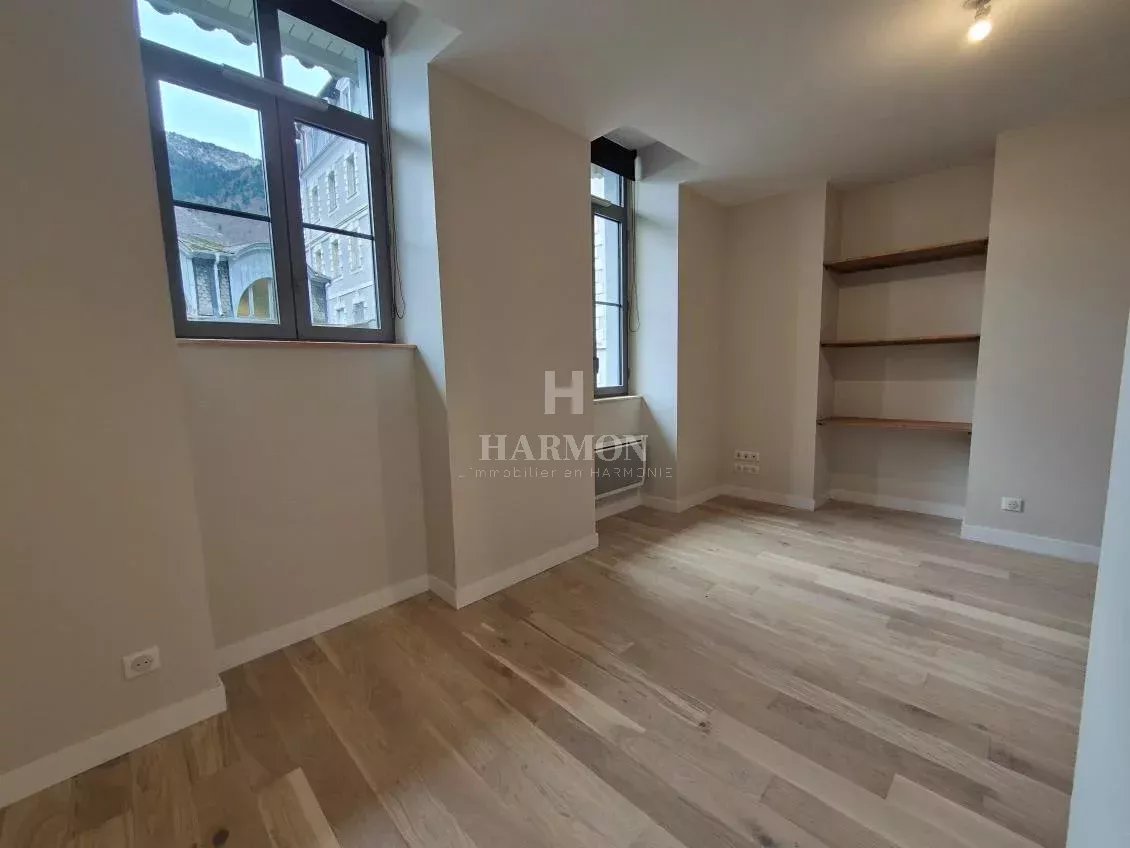 Harmon : Appartement entièrement rénové à Cauterets – Idéal pour un pied-à-terre en montagne - Photo 2