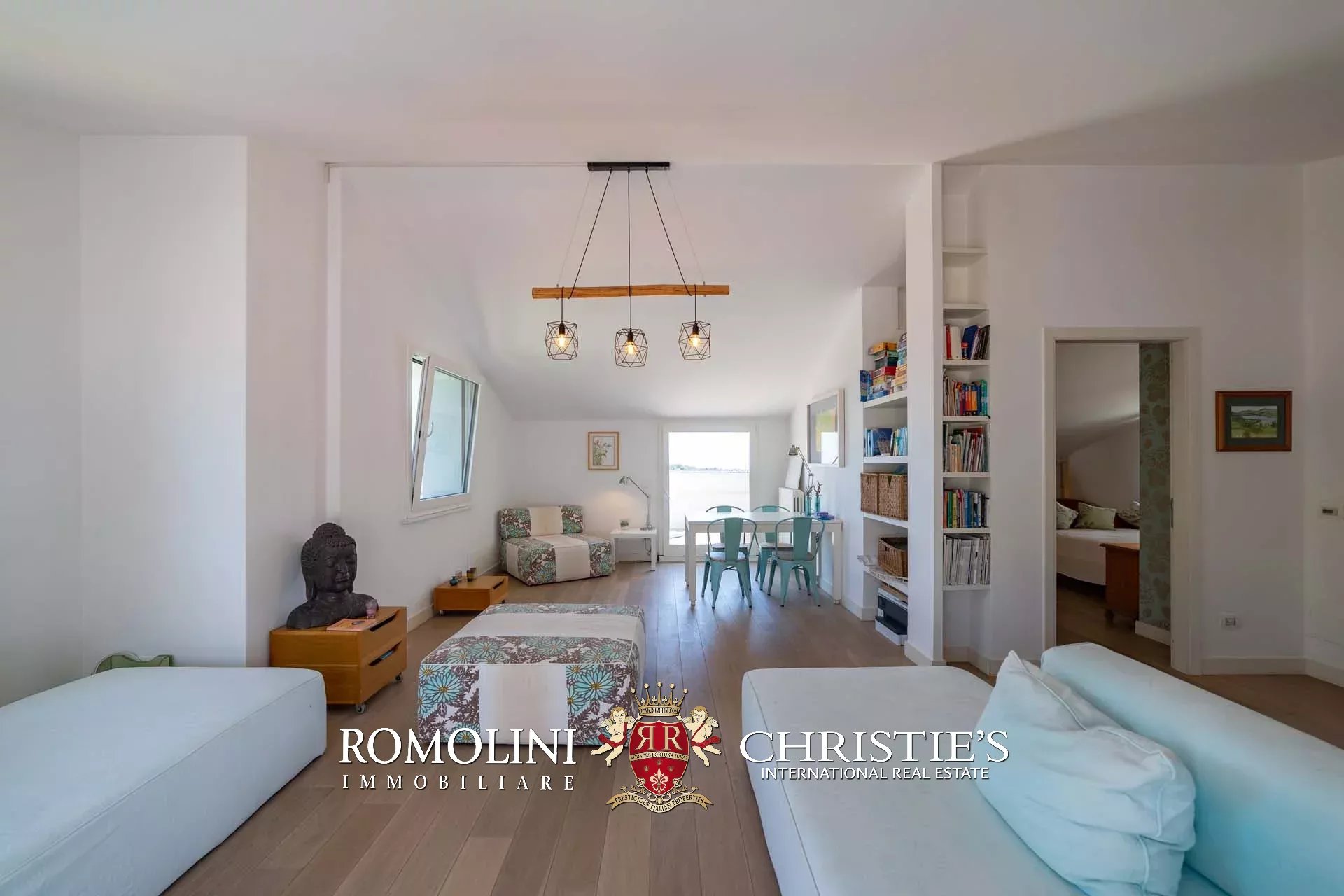 6 Bedroom Villa/Townhouse's Image 73