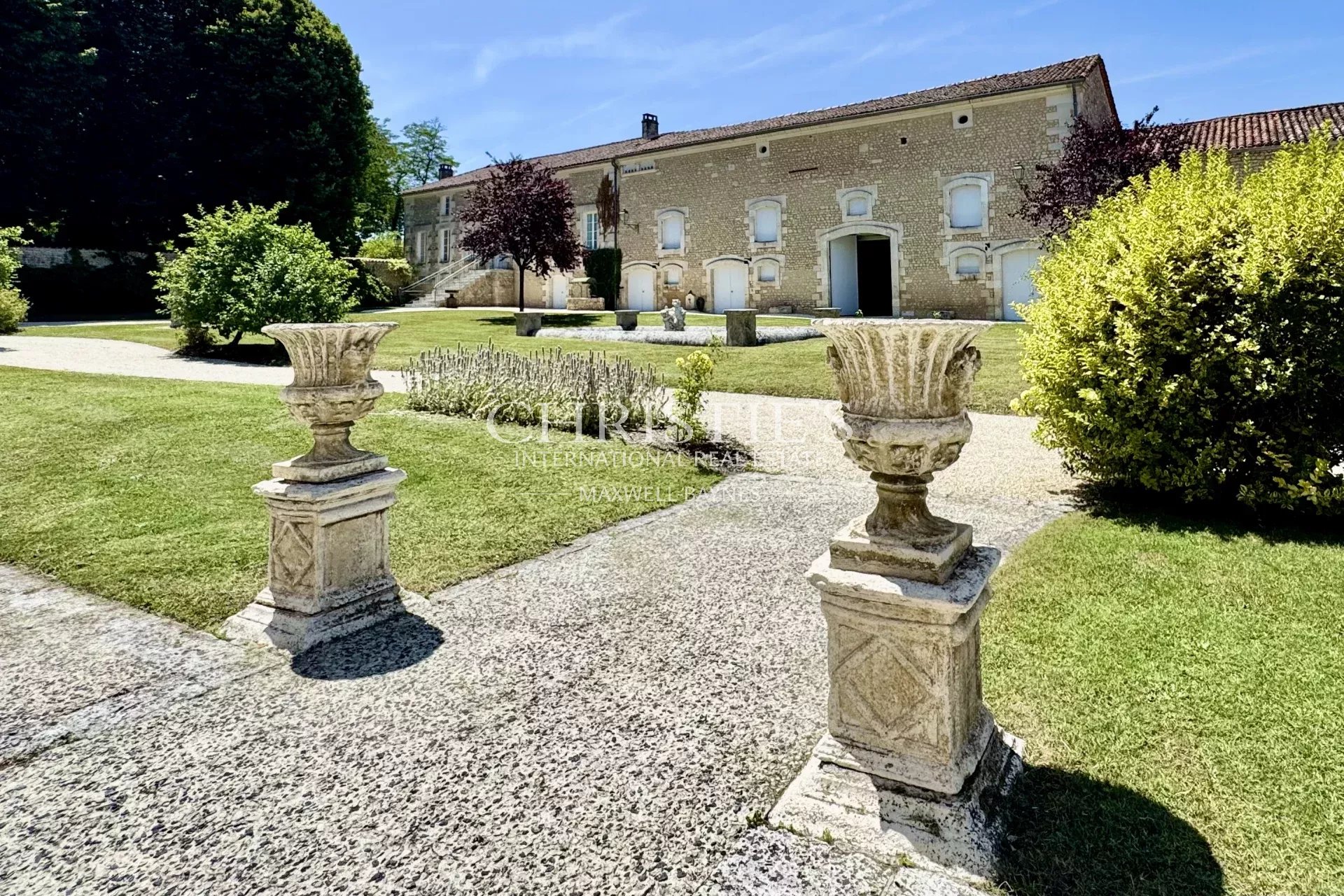 14 Bedroom Villa/Townhouse's Image 49