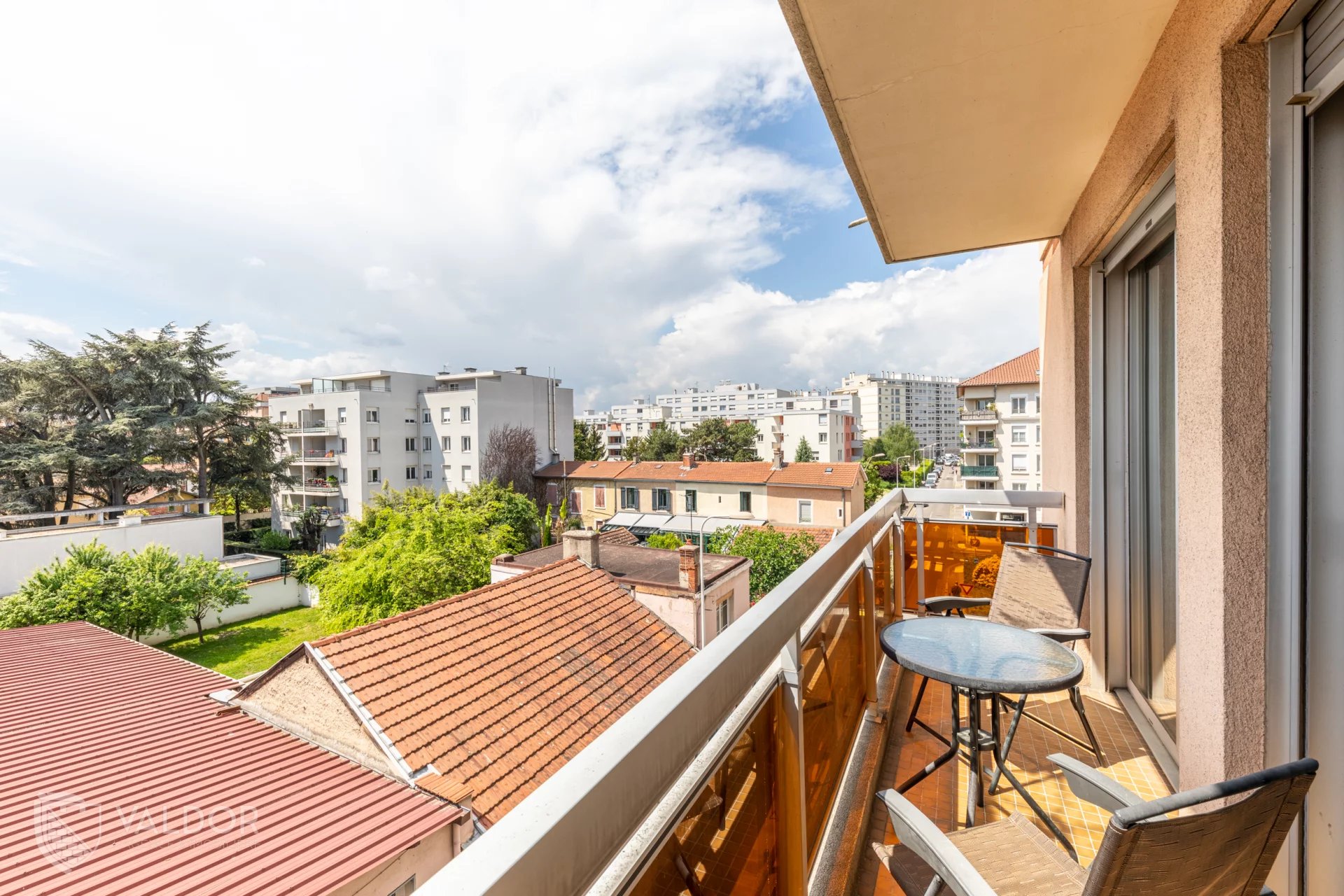Appartement T4 de 103 m² avec Balcon, Garage et Cave