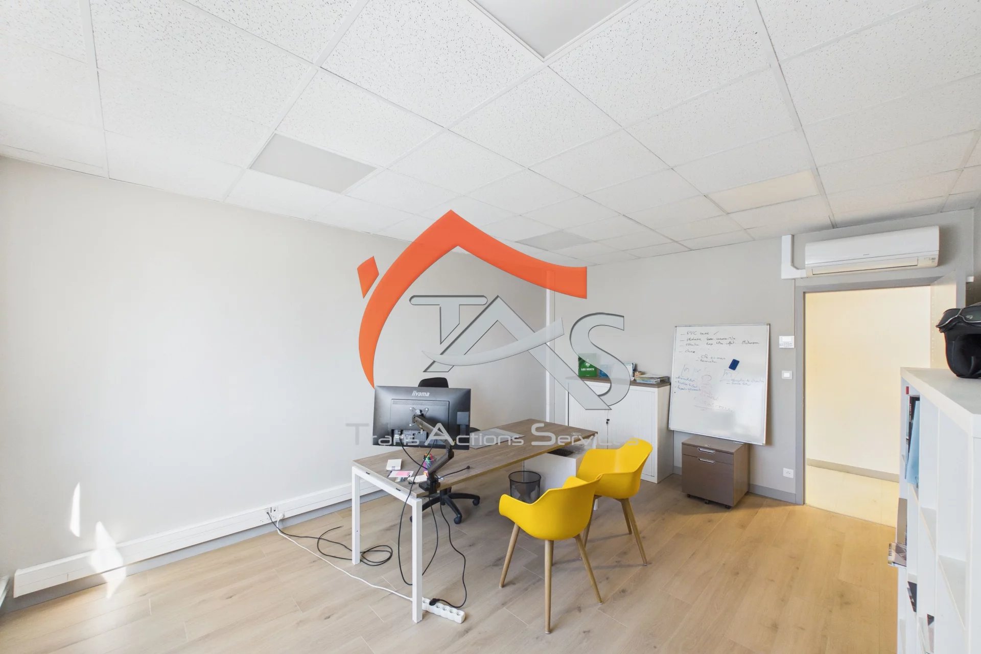 Bureaux de 214,20 m² - Photo 5