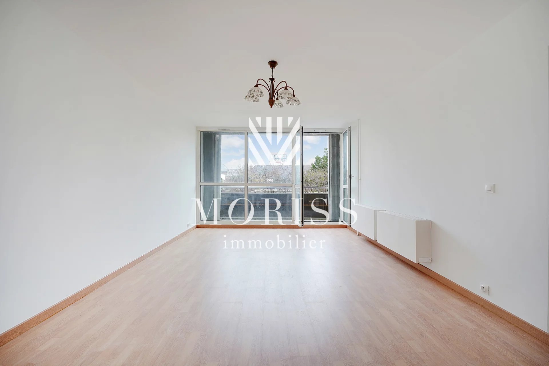 3P RÉNOVÉ / SPACIEUX / LUMINEUX / METRO LES AGNETTES - Image Array