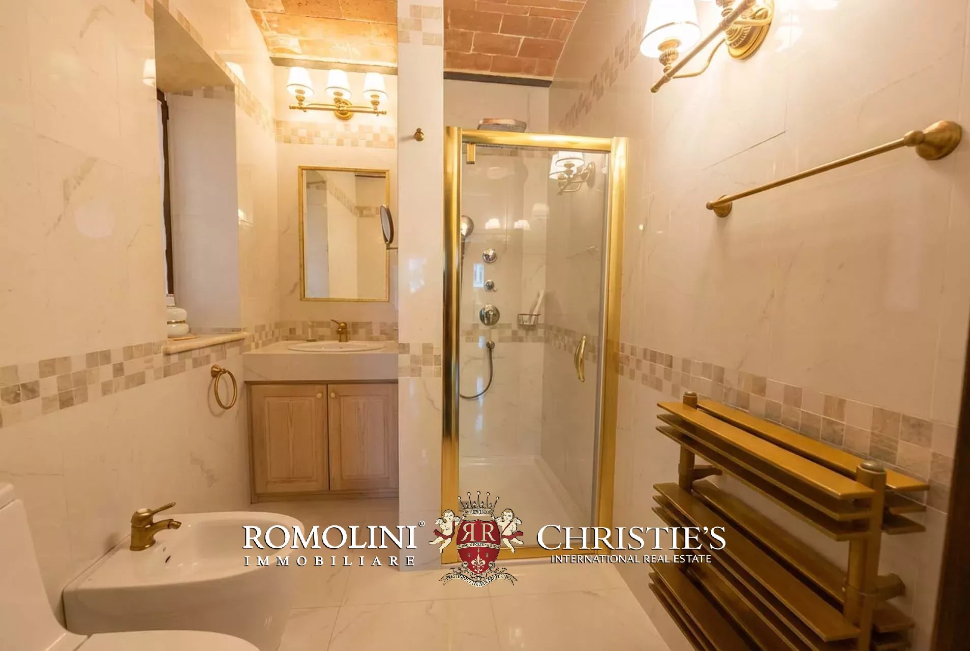 5 Bedroom Villa/Townhouse's Image 35