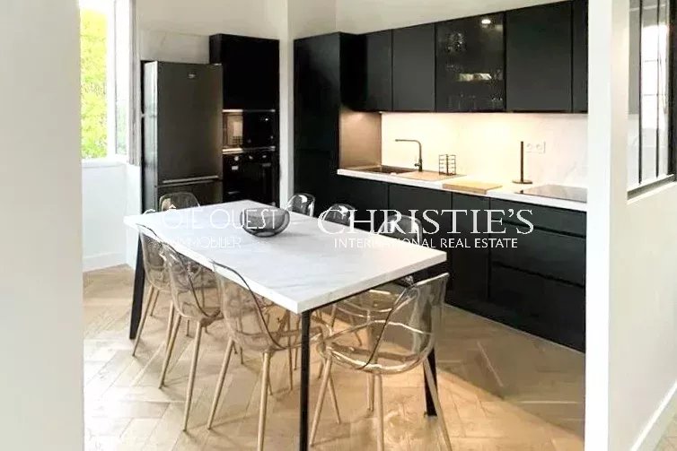 6 Bedroom Villa/Townhouse's Image 6
