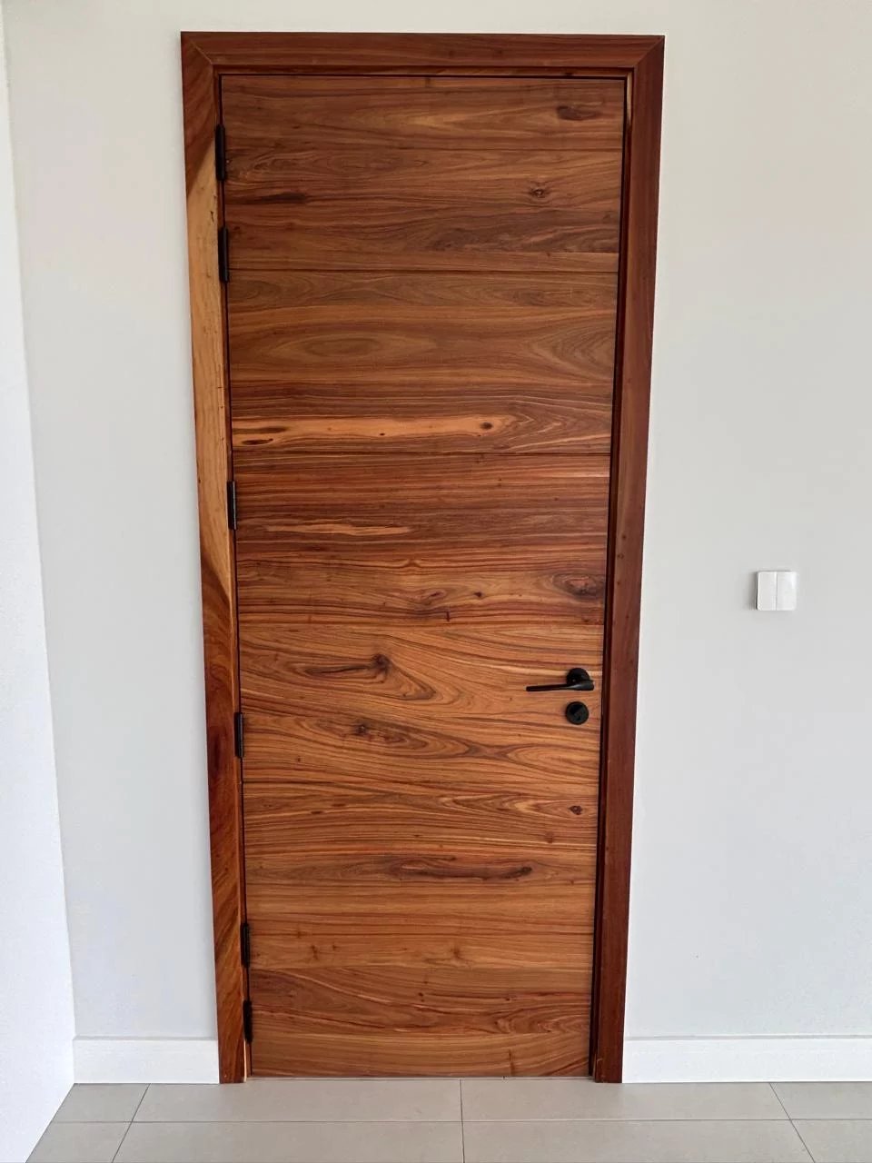 R+2 apartment for sale.