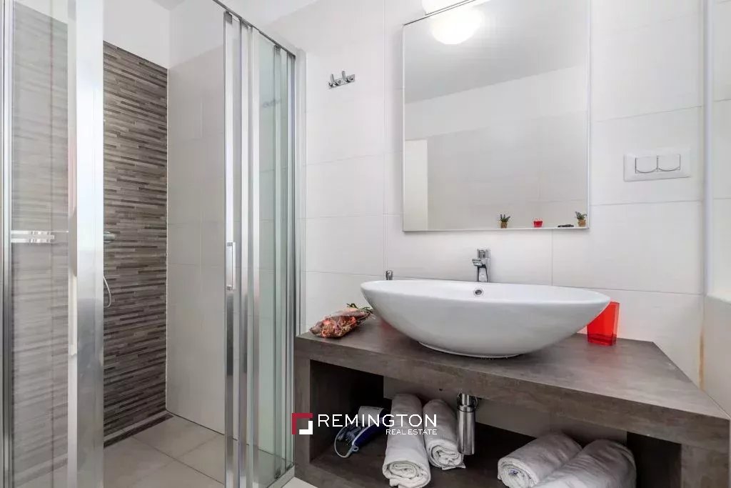 7 Bedroom Villa/Townhouse's Image 13