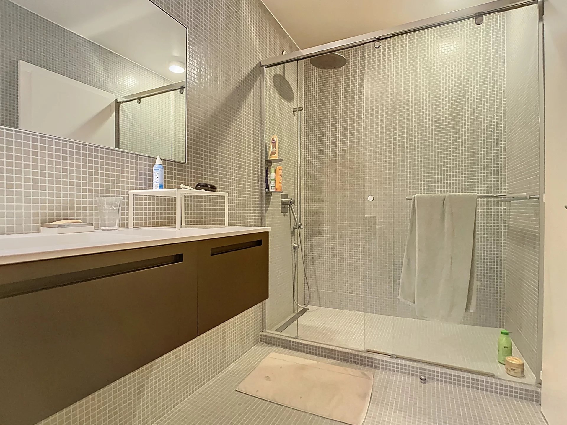 Vue lac et élégance intemporelle