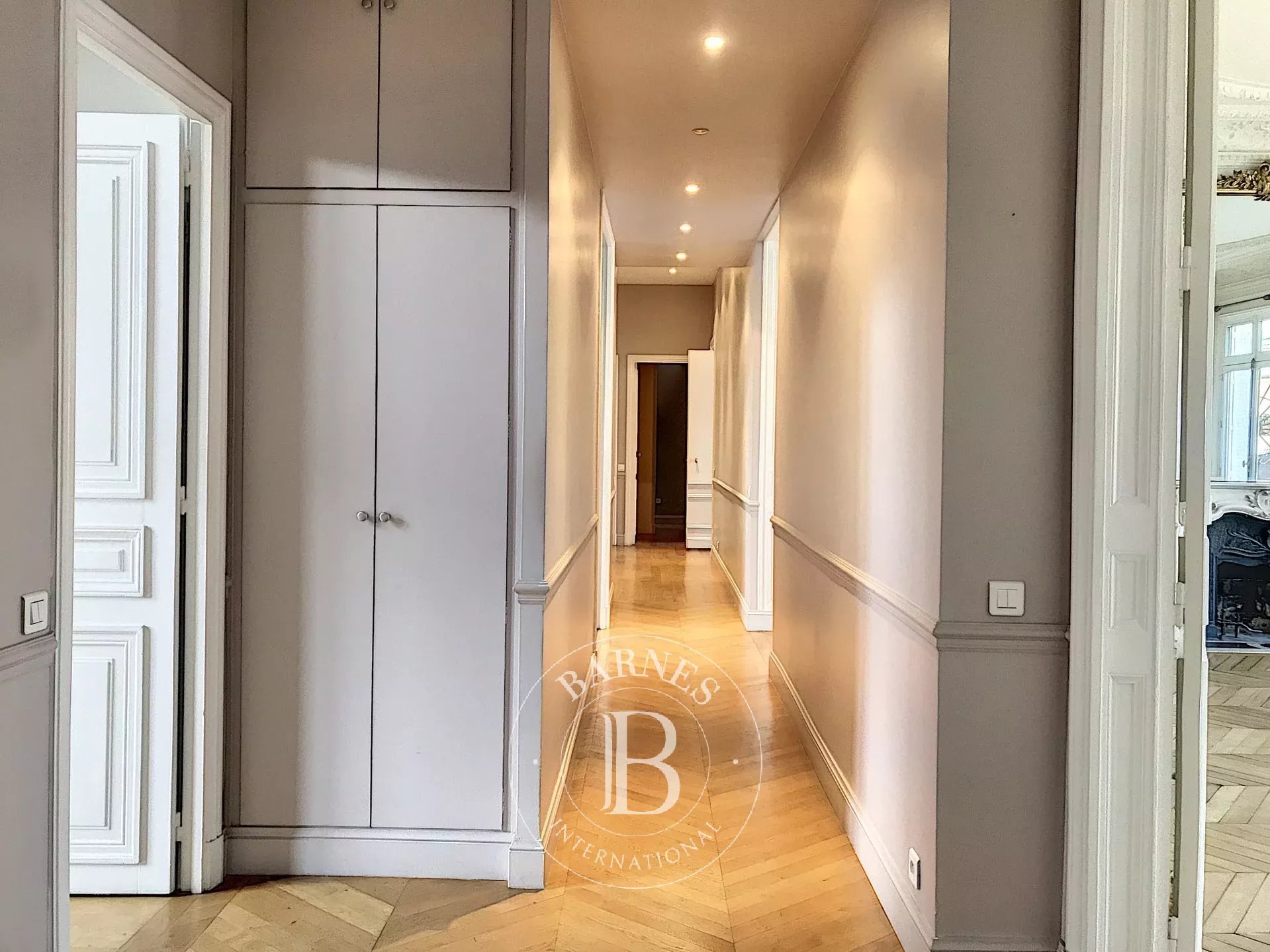 Daire Paris 8ème - picture 5