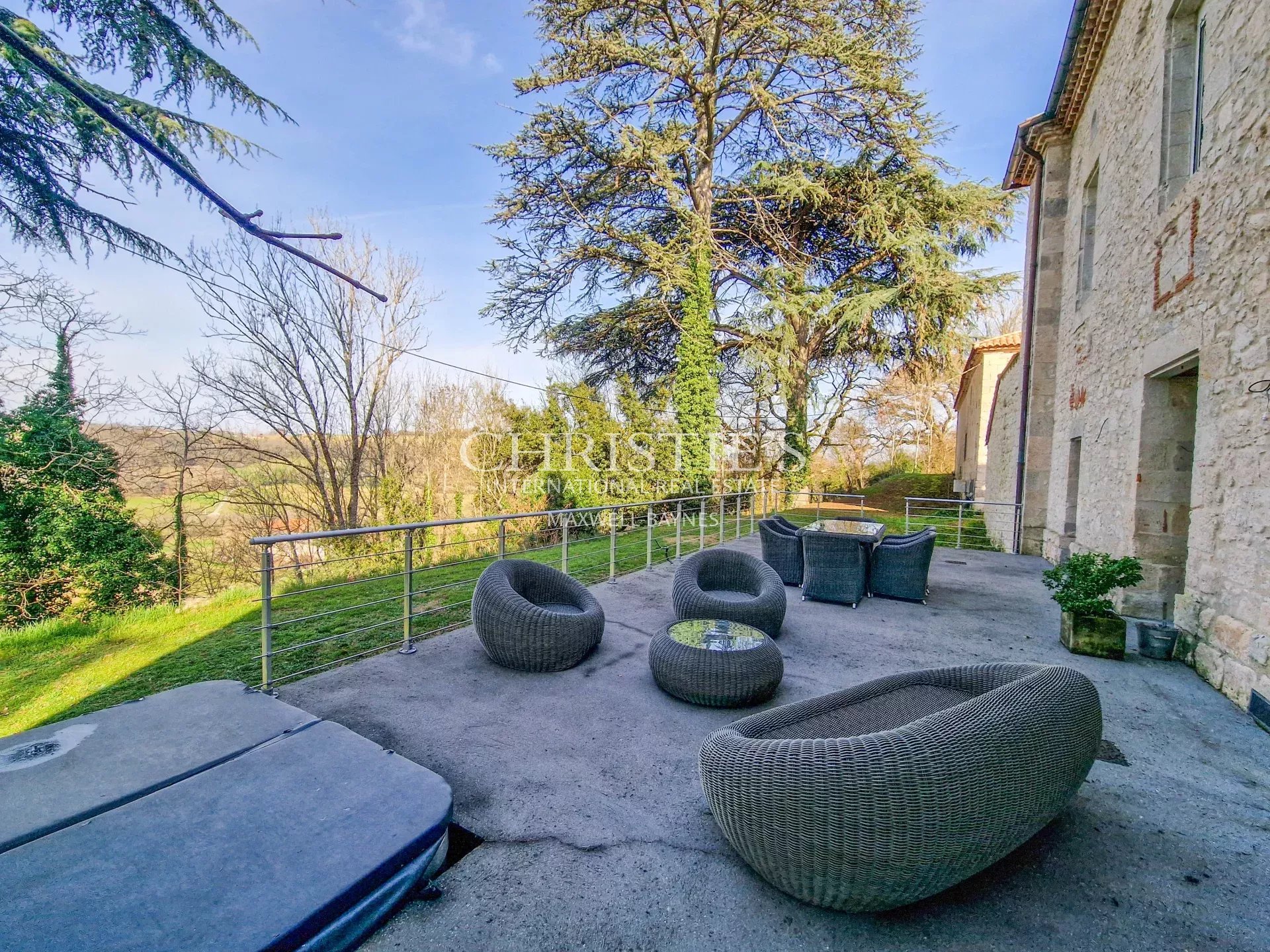 9 Bedroom Villa/Townhouse's Image 20