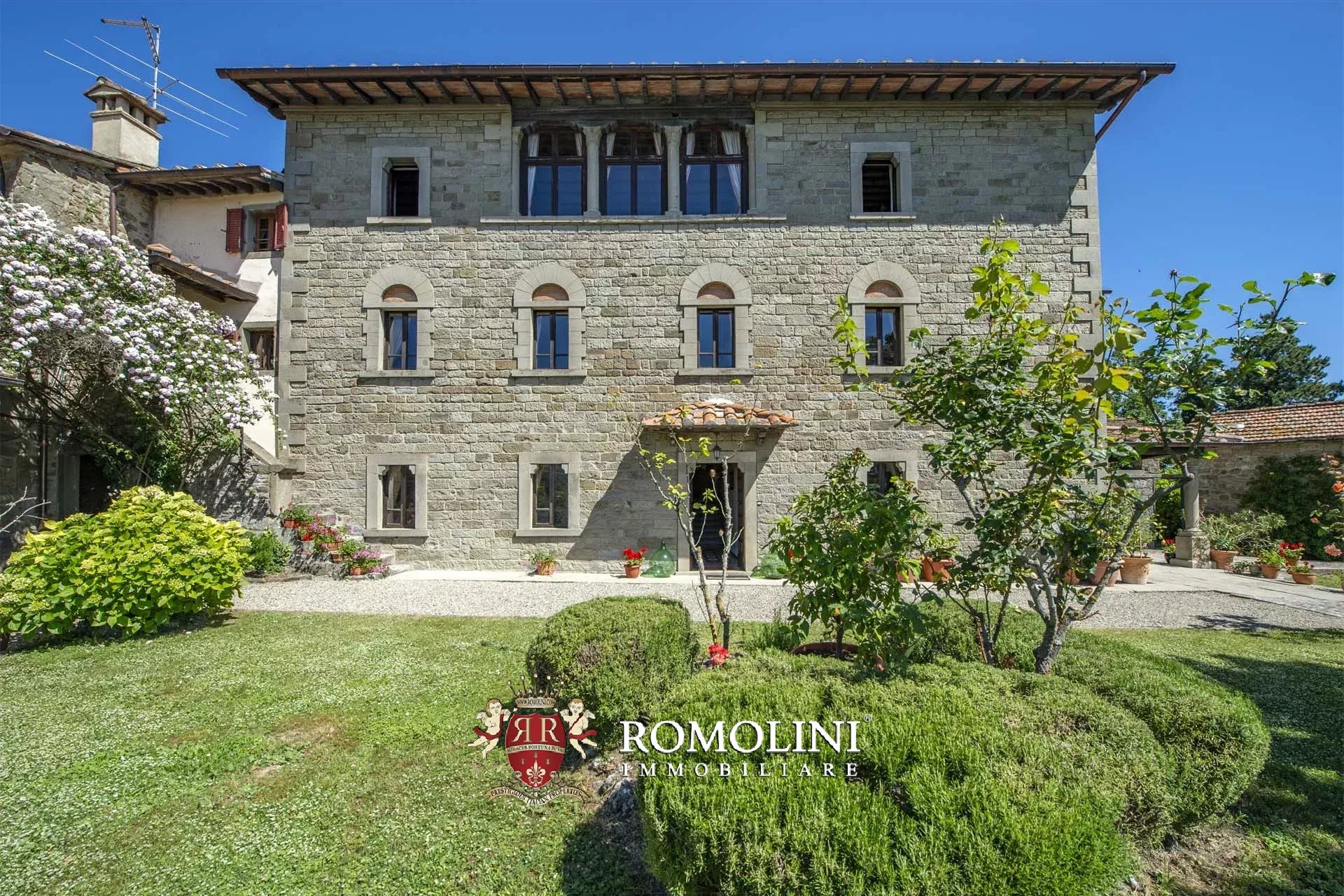 10 Bedroom Villa/Townhouse's Image 16
