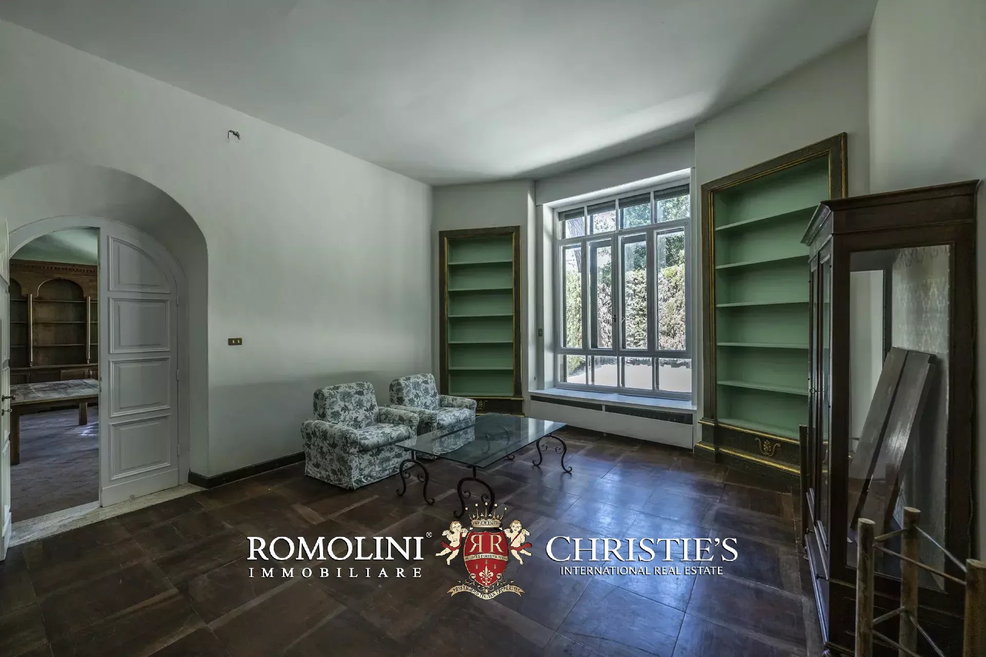 8 Bedroom Villa/Townhouse's Image 37