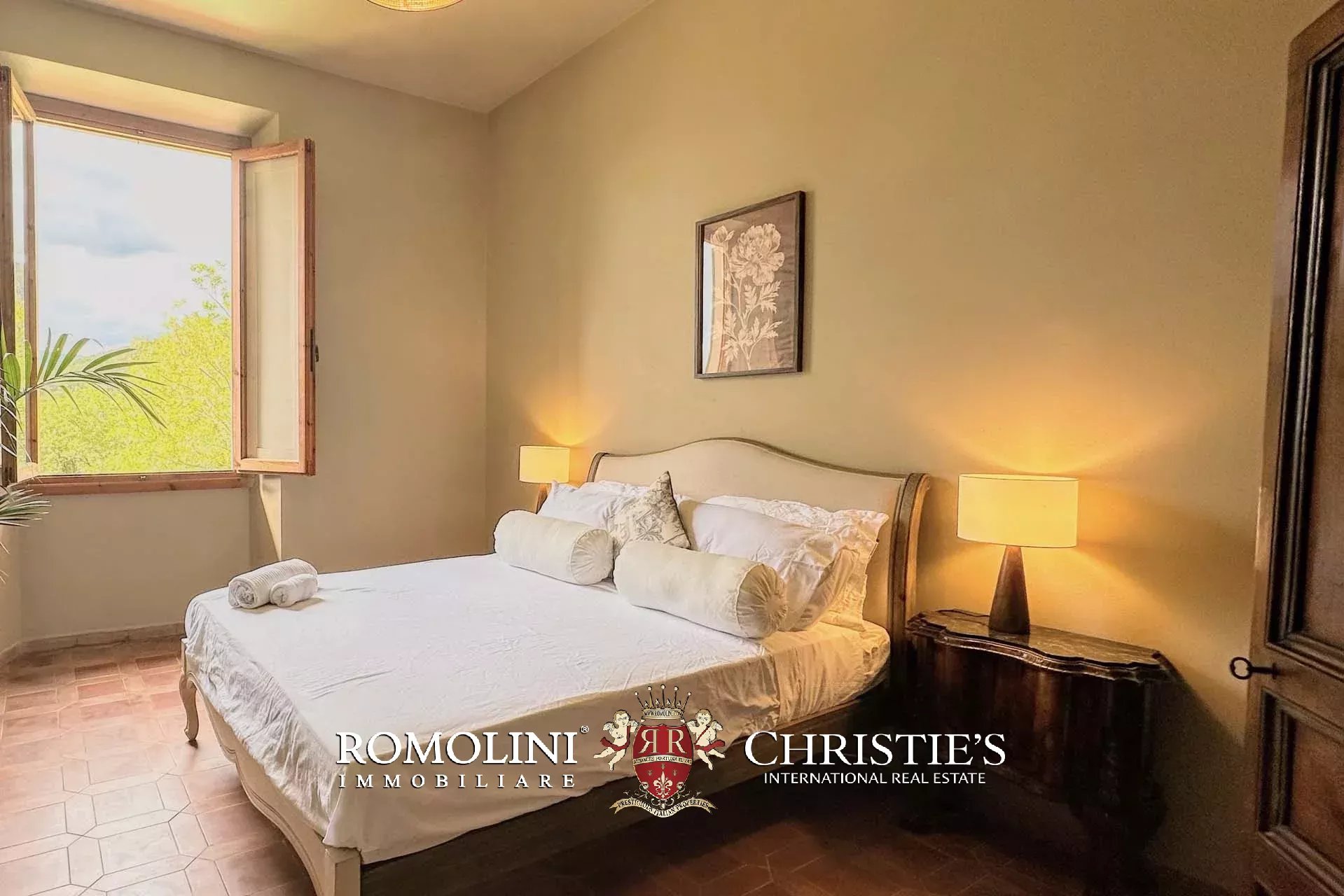 6 Bedroom Villa/Townhouse's Image 36