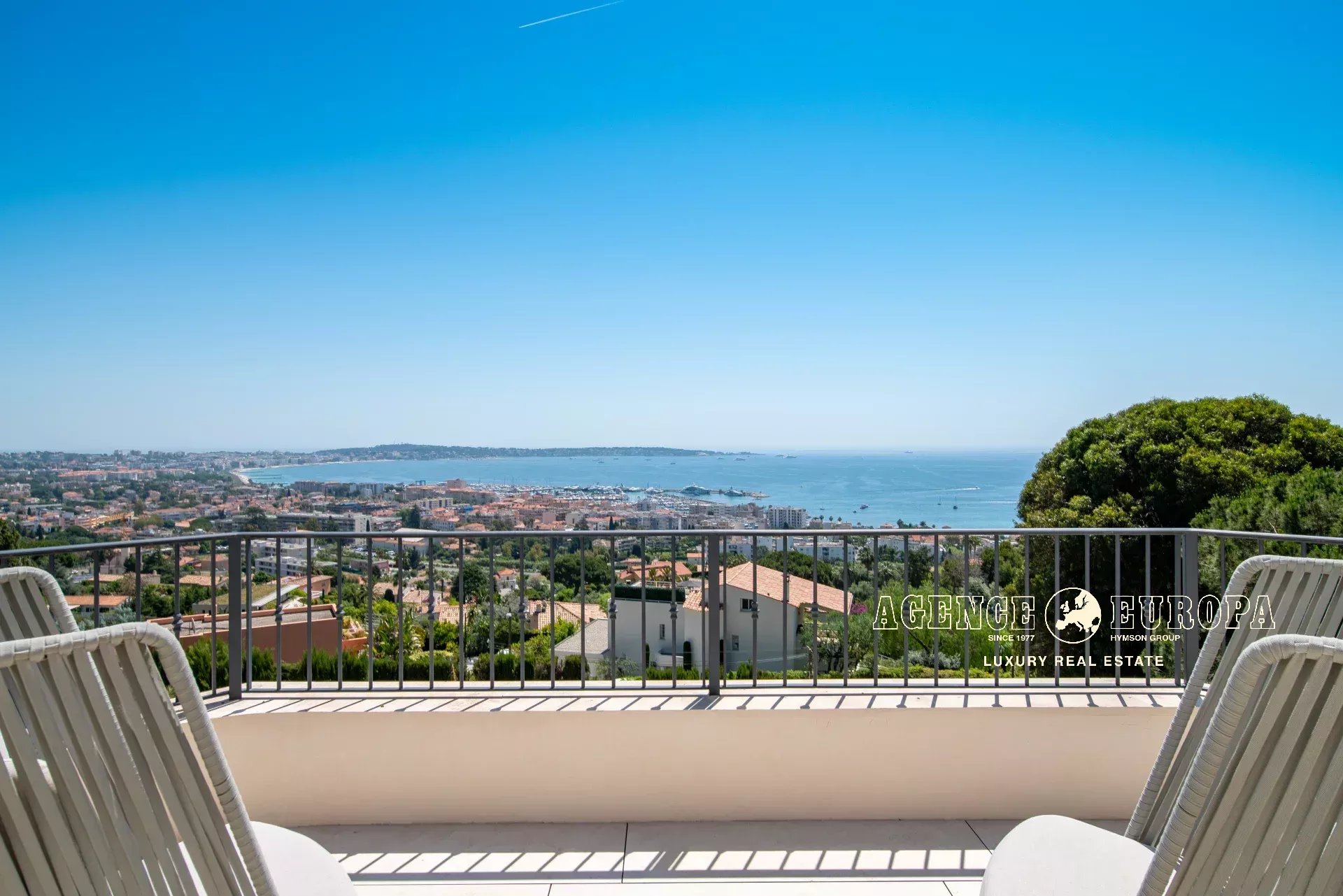 GOLFE-JUAN - SPACIOUS RENOVATED VILLA - PANORAMIC SEA VIEW