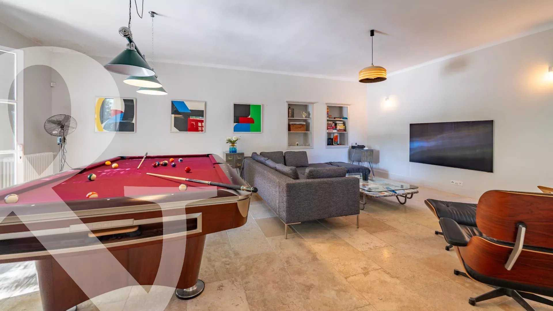 UN BIEN UNIQUE ET INCROYABLE