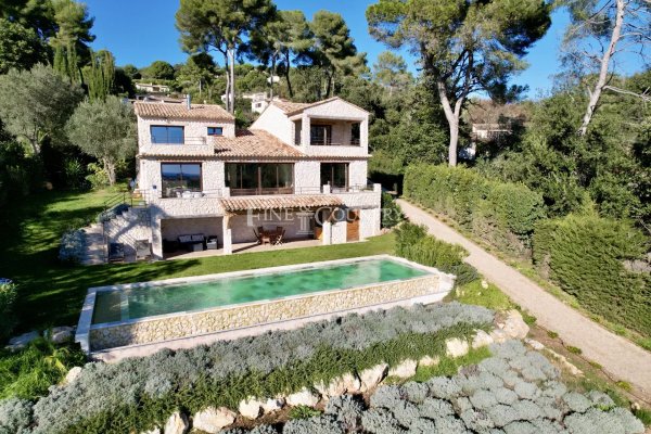 Luxury Villa for Sale in Saint-Paul-de-Vence with Sea Views & Pool — photo 1