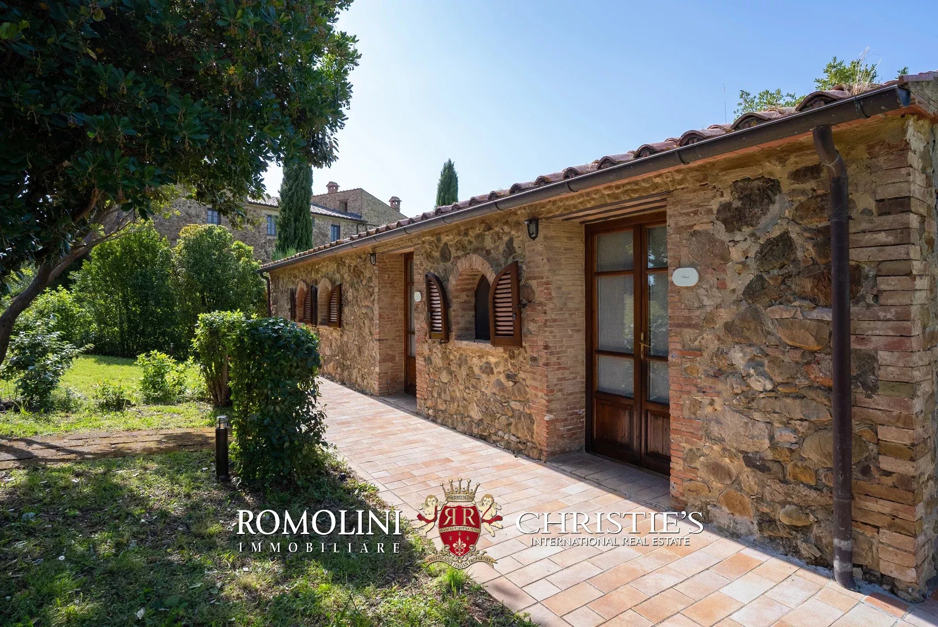13 Bedroom Villa/Townhouse's Image 30